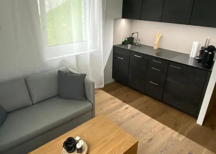 Falke In Apartamento *